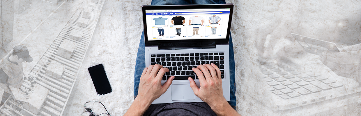 3D-Produktkonfiguration im E-Commerce. Person konfiguriert seinen Einkauf am Laptop.